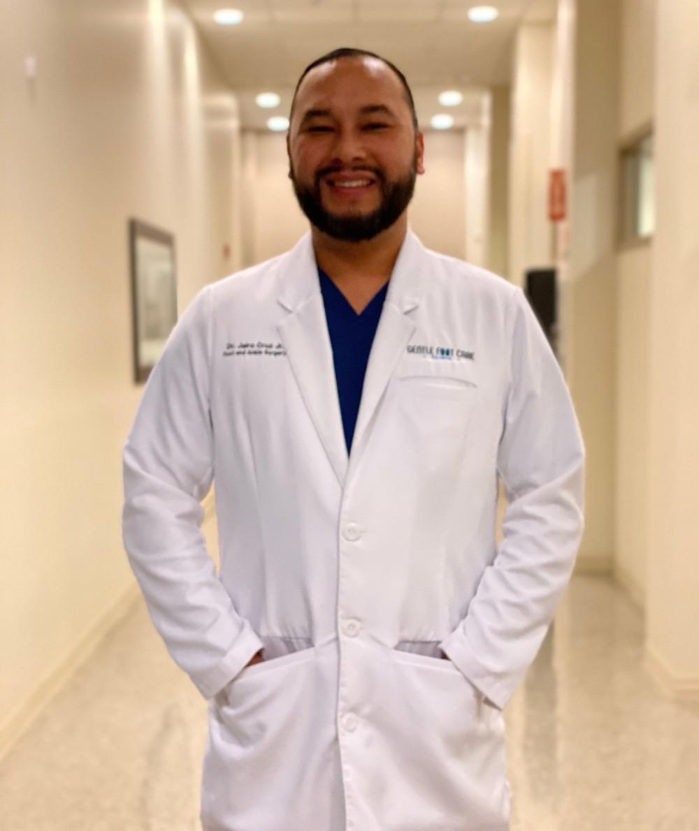 Picture of Dr. Cruz